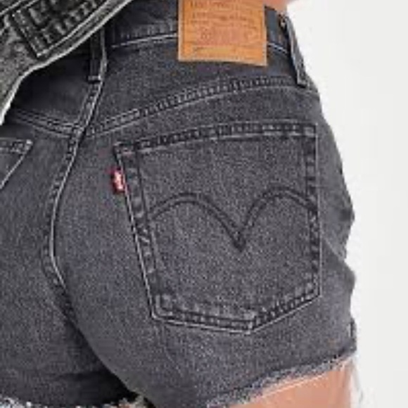 Levi's 501 Button Fly Cut Off Distressed‎ Jean Shorts Black Size 31 - Picture 2 of 9